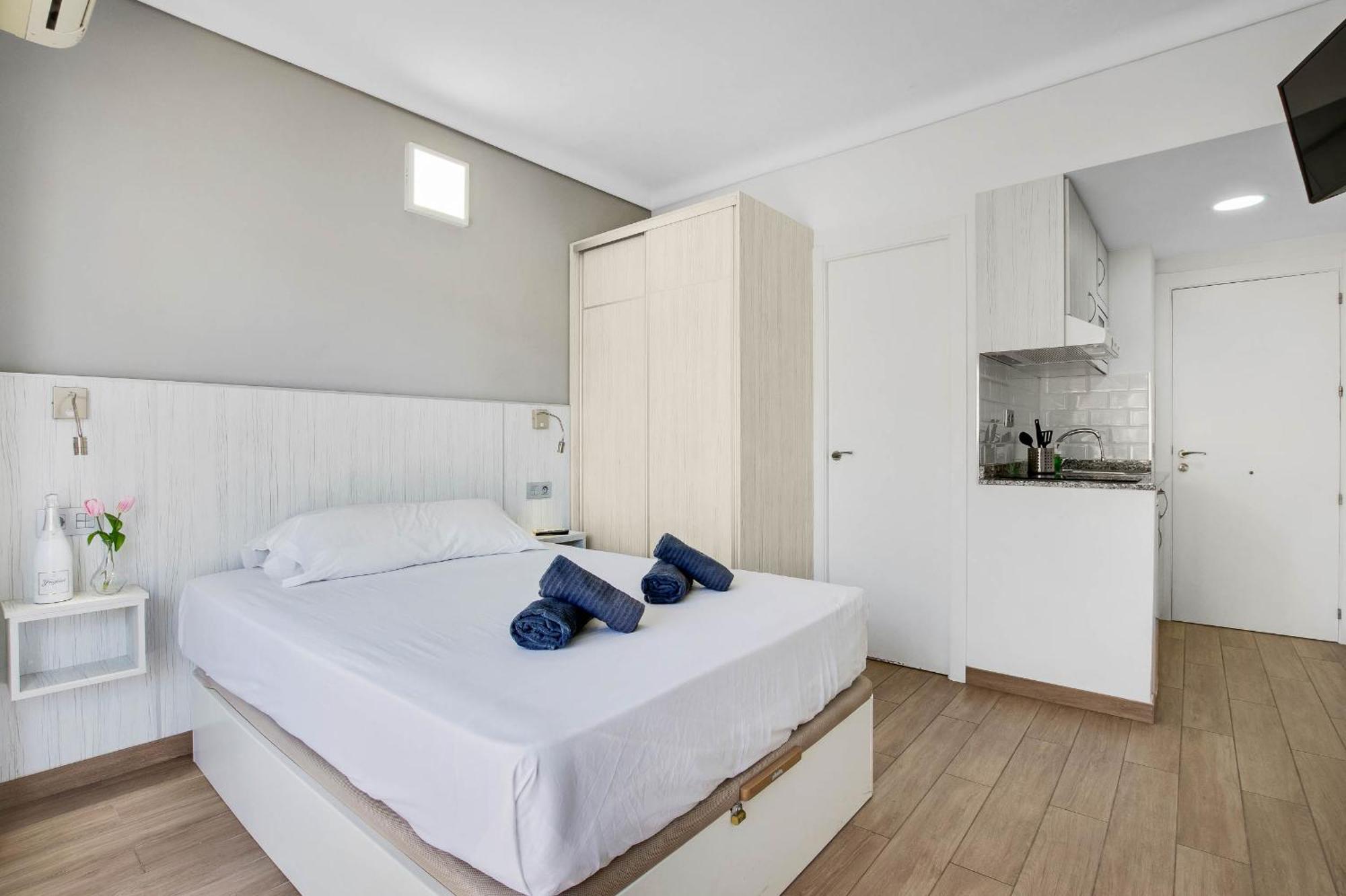 Carihuela Palace 417 By Ivi Real Estate Torremolinos Exteriér fotografie